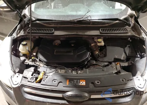 2018 Ford Escape Titanium z USA, uszkodzony, nr VIN 1FMCU0J9XJUD43869